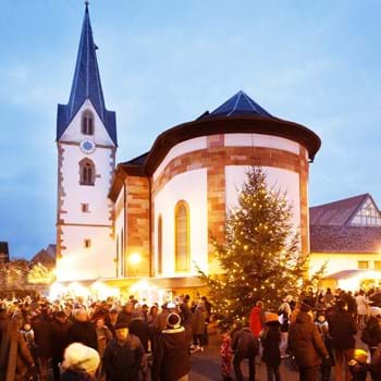 Sulzbacher Weihnachtsmarkt mit St. Anna Kirche .jpg (1)